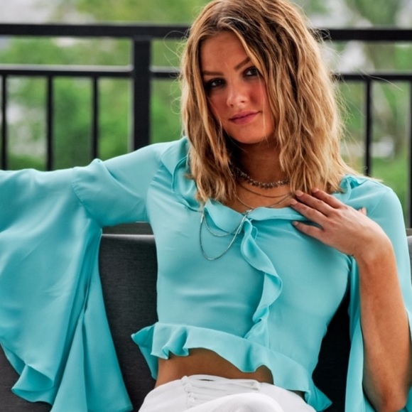 Women Bell Sleeve Long sleeve top womens - Picture 4 of 4